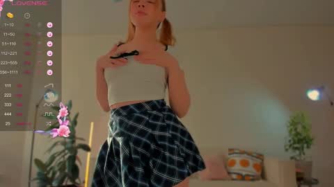 Snapshot of fairy_lele chatting on April 2026 02:20:02 AM fairy_lele online show from April 2026 02:20:02 AM