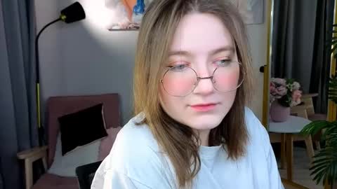 Snapshot of fairy_tara chatting on November 2025 09:19:01 PM Tara online show from November 2025 09:19:01 PM