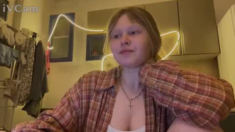 Arisha online show from November 2025 06:28:01 PM