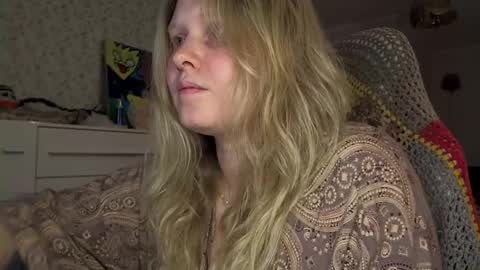 Arisha online show from November 2025 12:00:01 AM