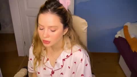 Snapshot of fairyilona chatting on September 2025 06:59:02 AM Ilona online show from September 2025 06:59:02 AM