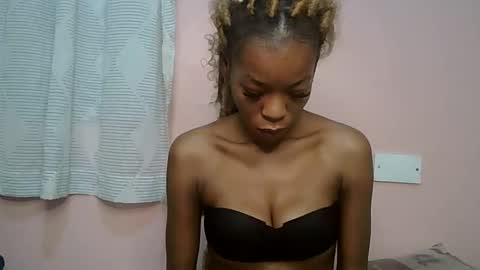 faizah_ online show from May 2026 11:39:02 AM