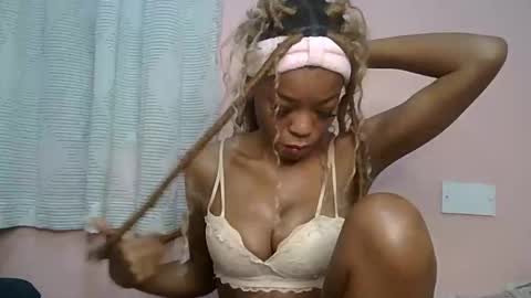 faizah_ online show from May 2026 09:15:02 AM