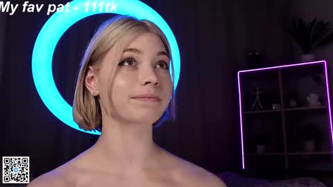 Emilia online show from February 2025 01:30:02 PM