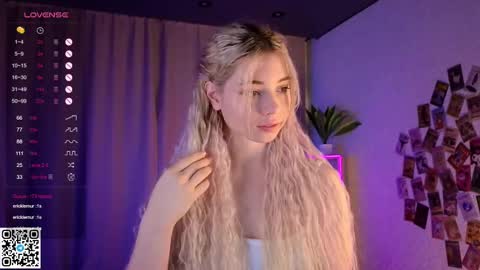 Emilia online show from February 2025 04:17:02 AM