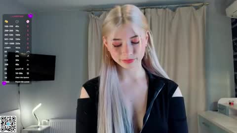 Emilia online show from March 2025 04:10:01 AM