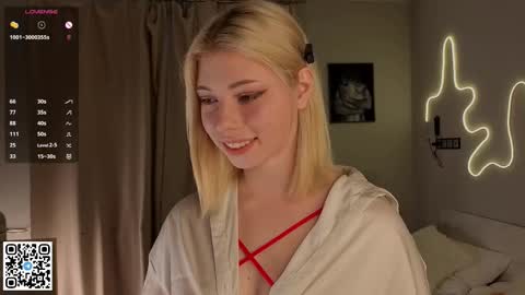 Emilia online show from October 2025 04:09:02 AM