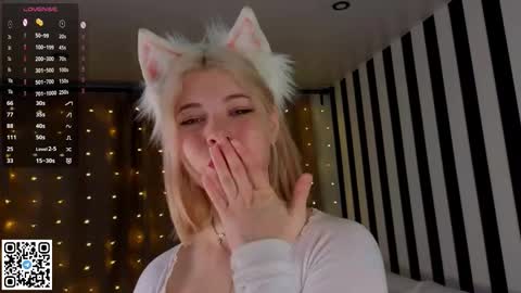 Emilia online show from November 2025 04:05:01 AM