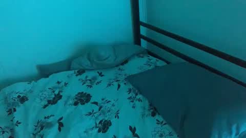 Snapshot of fallen_angel927 chatting on February 2025 12:46:01 AM fallen_angel927 online show from February 2025 12:46:01 AM