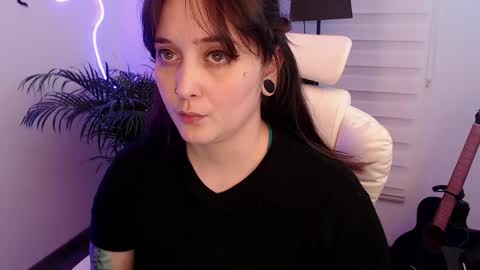 Snapshot of fallenag__ chatting on April 2026 01:25:01 AM OF fallenag 1 online show from April 2026 01:25:01 AM