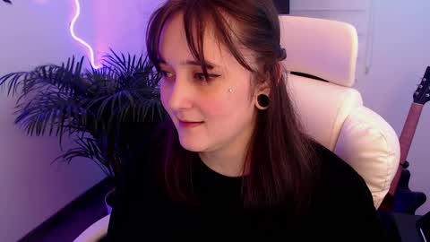 Snapshot of fallenag__ chatting on April 2026 02:06:01 AM OF fallenag 1 online show from April 2026 02:06:01 AM
