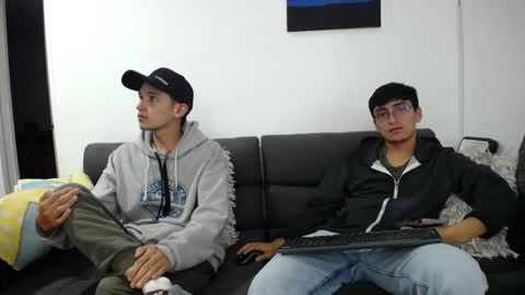 Snapshot of fallgays chatting on January 2025 01:28:02 AM FallGays online show from January 2025 01:28:02 AM