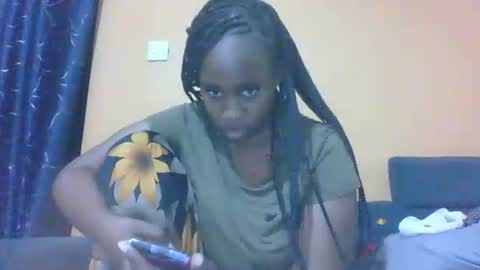Snapshot of famous_bear chatting on February 2026 02:37:01 PM famous_bear online show from February 2026 02:37:01 PM