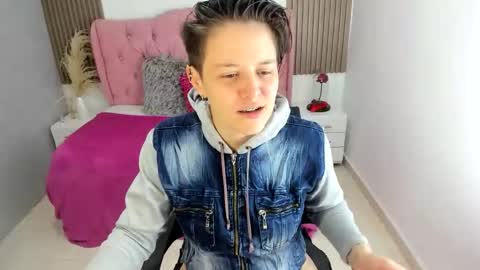 Snapshot of fanny_18 chatting on February 2026 02:40:02 AM FANNY online show from February 2026 02:40:02 AM