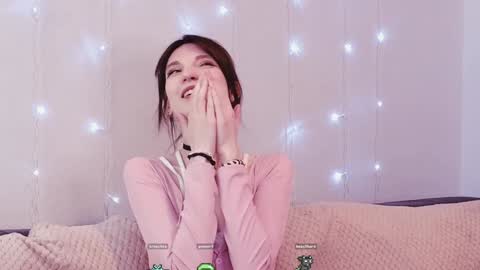 Snapshot of fannygales chatting on January 2025 07:18:02 PM Kim online show from January 2025 07:18:02 PM