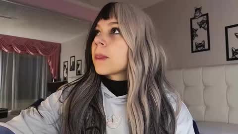 Farah online show from September 2025 12:05:01 PM