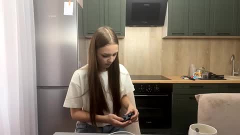 Anna Scovich online show from October 2025 12:58:01 PM