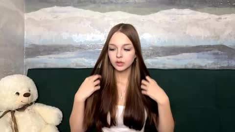 Anna Scovich online show from October 2025 02:21:02 PM