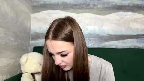 Anna Scovich online show from November 2025 01:10:01 PM