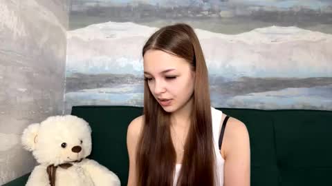 Anna Scovich online show from November 2025 11:29:01 AM