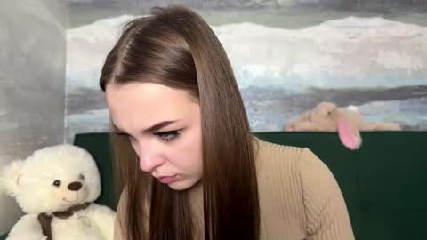 Anna Scovich online show from November 2025 12:33:01 PM