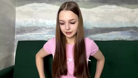 Anna Scovich online show from November 2025 11:35:01 AM