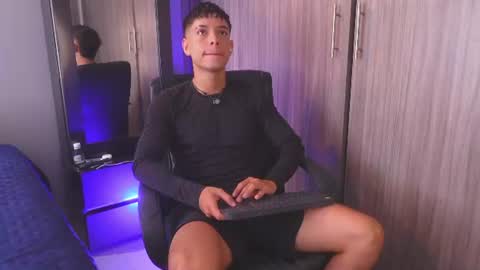 Snapshot of farid_jake_ chatting on June 2026 04:06:01 PM farid_jake_ online show from June 2026 04:06:01 PM