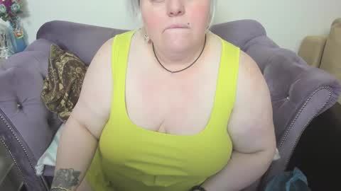 Snapshot of fashiona chatting on February 2026 09:48:02 AM fashiona online show from February 2026 09:48:02 AM