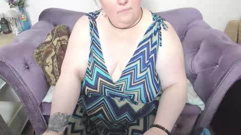 Snapshot of fashiona chatting on February 2026 09:18:02 AM fashiona online show from February 2026 09:18:02 AM