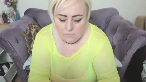 Snapshot of fashiona chatting on March 2026 10:43:01 AM fashiona online show from March 2026 10:43:01 AM