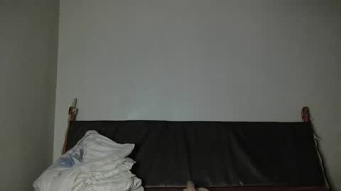 Snapshot of fatassfreak254 chatting on April 2026 08:13:01 AM Winnie online show from April 2026 08:13:01 AM
