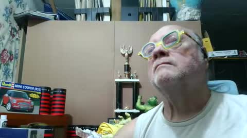 Fred. online show from November 2025 11:28:01 PM