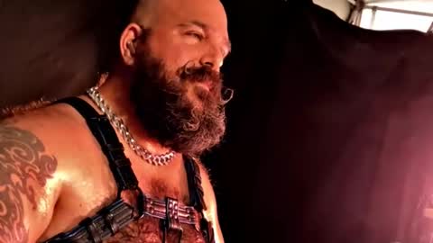 Snapshot of fatredneckpapa chatting on December 2025 01:48:01 PM FAT PAPA online show from December 2025 01:48:01 PM