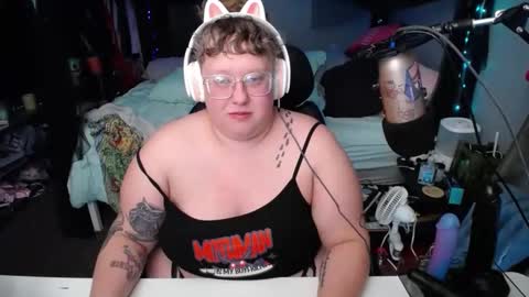 Snapshot of fatveronica chatting on January 2025 06:24:01 AM FatVeronica online show from January 2025 06:24:01 AM