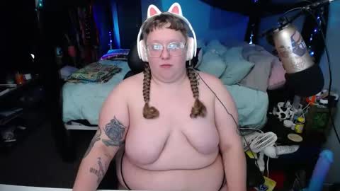 Snapshot of fatveronica chatting on February 2025 01:30:01 PM FatVeronica online show from February 2025 01:30:01 PM