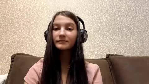 Aurora 18yo online show from October 2025 08:18:01 AM