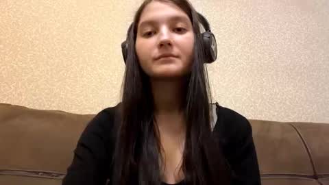 Aurora 18yo online show from November 2025 11:09:02 AM