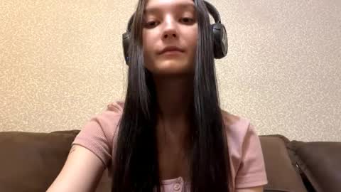 Aurora 18yo online show from November 2025 08:51:05 AM