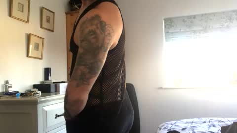 feeding_you online show from November 2025 10:16:02 AM