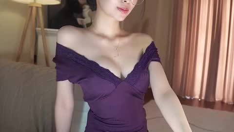 feel_me_00 online show from November 2025 01:16:02 AM