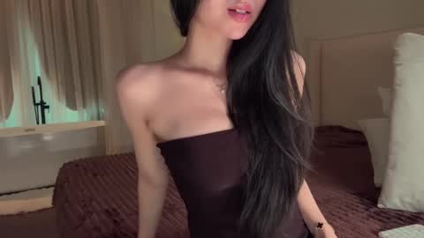 Snapshot of feel_me_00 chatting on March 2026 03:35:02 AM feel_me_00 online show from March 2026 03:35:02 AM