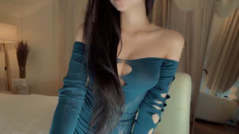 Snapshot of feel_me_00 chatting on June 2026 11:53:01 PM feel_me_00 online show from June 2026 11:53:01 PM