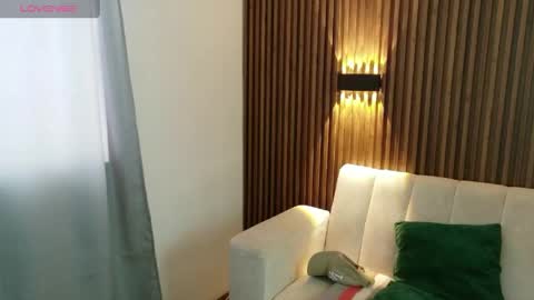 Snapshot of feelina_firesoul chatting on May 2026 02:37:01 PM Feelena online show from May 2026 02:37:01 PM