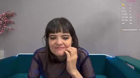 Laura online show from November 2025 08:49:01 PM