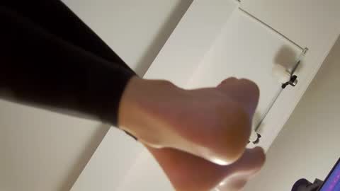 FeetVibe online show from November 2025 12:05:02 PM