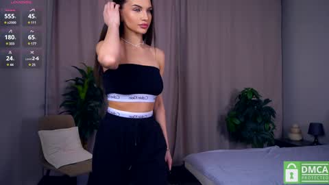 Snapshot of felissiany chatting on February 2025 04:05:01 AM Hello im Nova online show from February 2025 04:05:01 AM