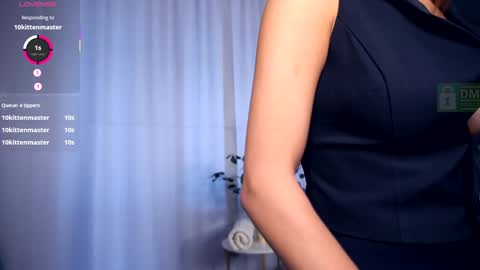 Snapshot of felissiany chatting on October 2025 04:32:01 AM Hello im Nova online show from October 2025 04:32:01 AM