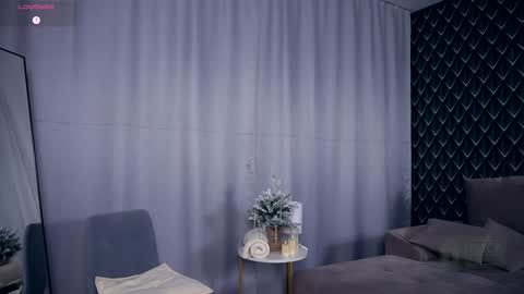 Hello im Nova online show from December 2025 04:18:02 AM