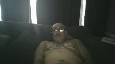 Snapshot of felixrlarios25 chatting on April 2026 04:35:02 PM felixrlarios25 online show from April 2026 04:35:02 PM