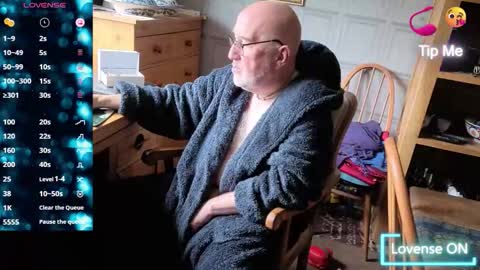 Adam online show from October 2025 08:01:01 AM